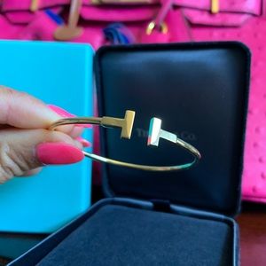 Tiffany & co T Wire 18k Gold bracelet Medium Size